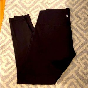 black lululemon leggings